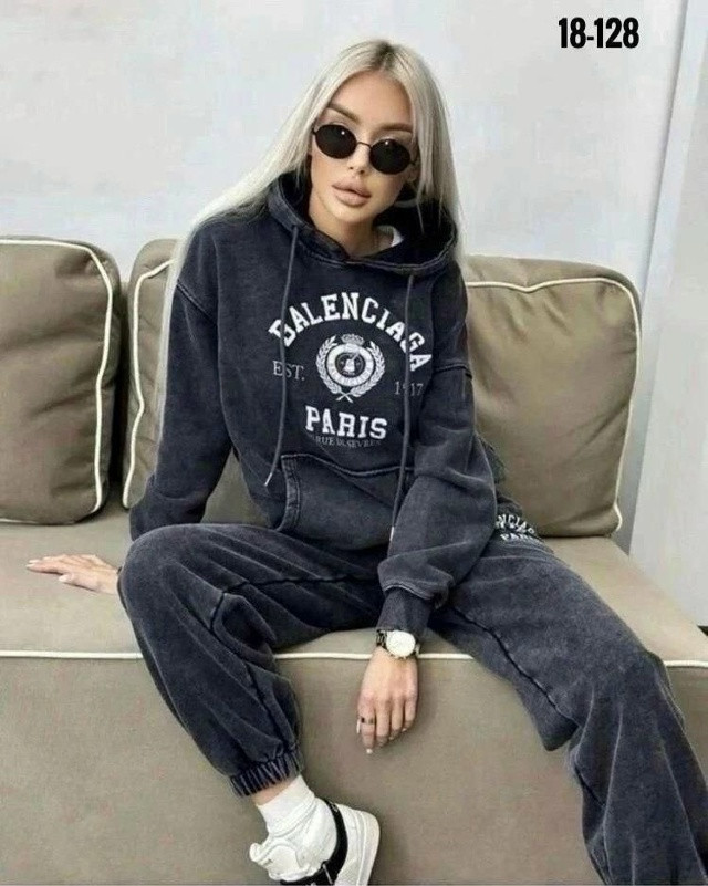 Спортивный женский костюм синий