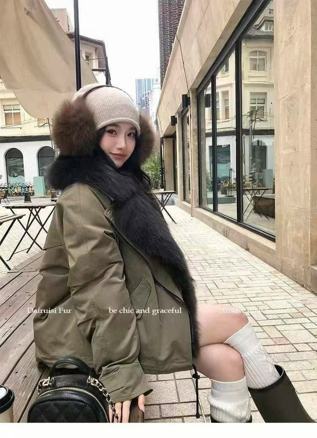 Пуховик бежевый