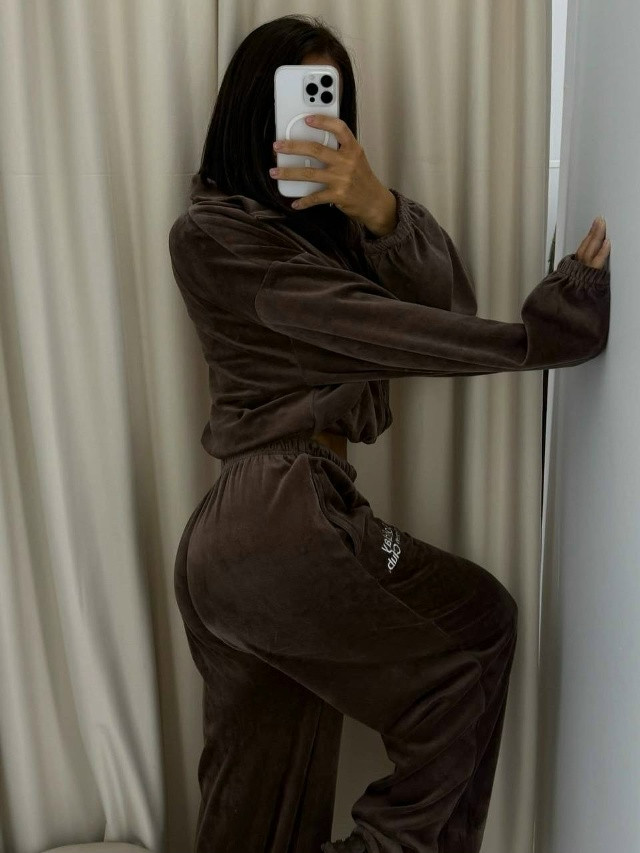 Велюровый костюм