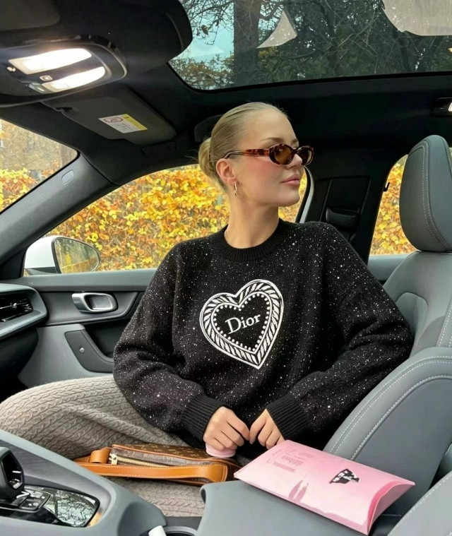 свитер черный
