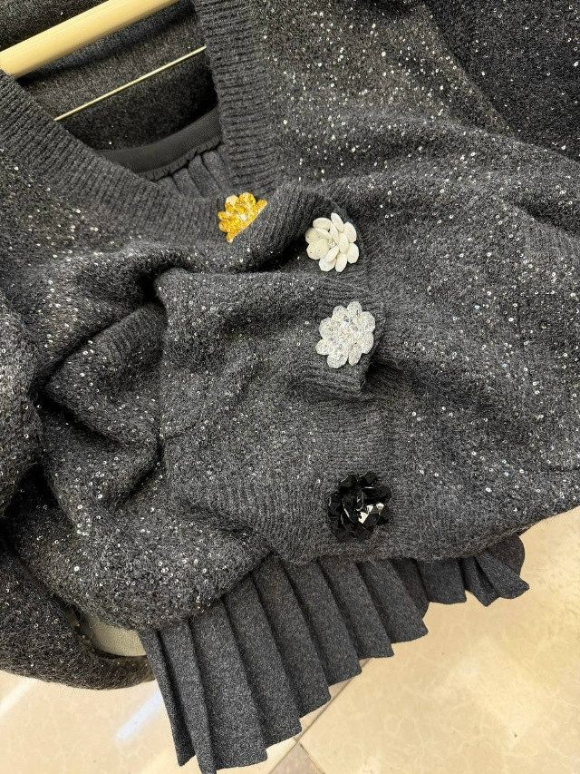 Кардиган oversize на пуговицах с добавлением пайеток