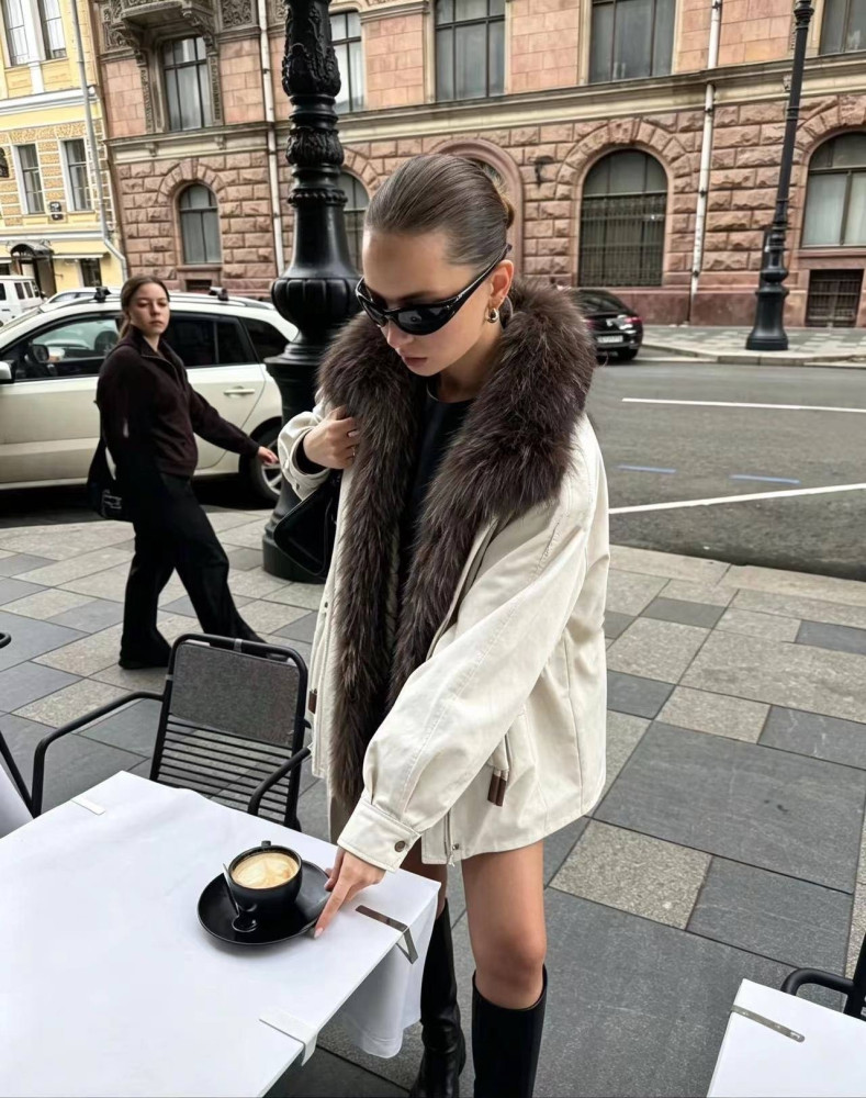 Куртка женская белая