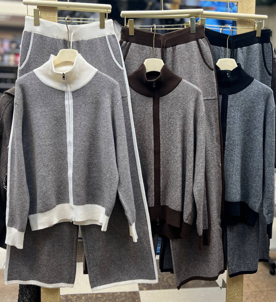 Трикотажный костюм